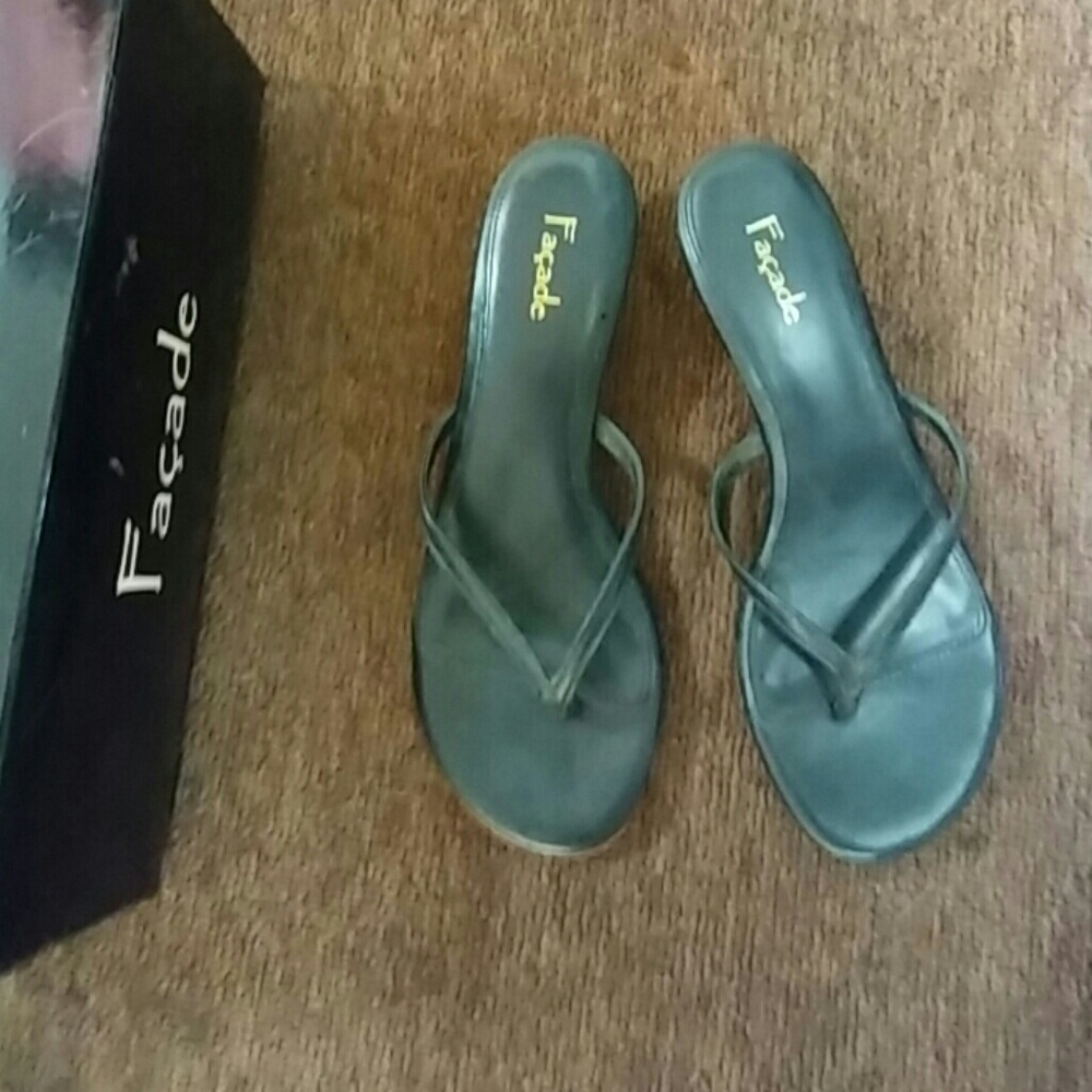 Fascade sandles
